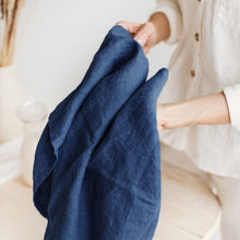 Load image into Gallery viewer, Linen Napkin_Photography Props_FLATLAID.
